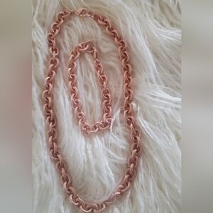 Rose Gold Tone Necklace & Bracelet Set.🌴